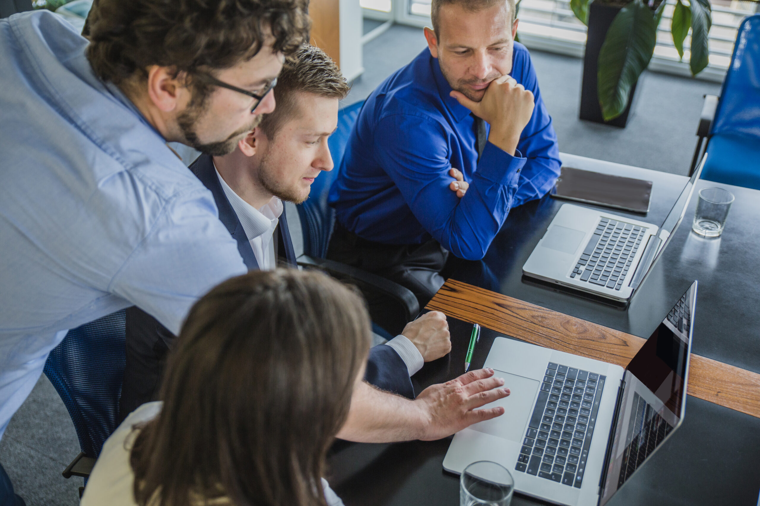 SABIC IT-Beratung und Dienstleistungen Gruppe IT-Berater arbeiten zusammen